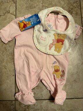 Vintage Disney Winnie the Pooh preemie footie with bib NWT